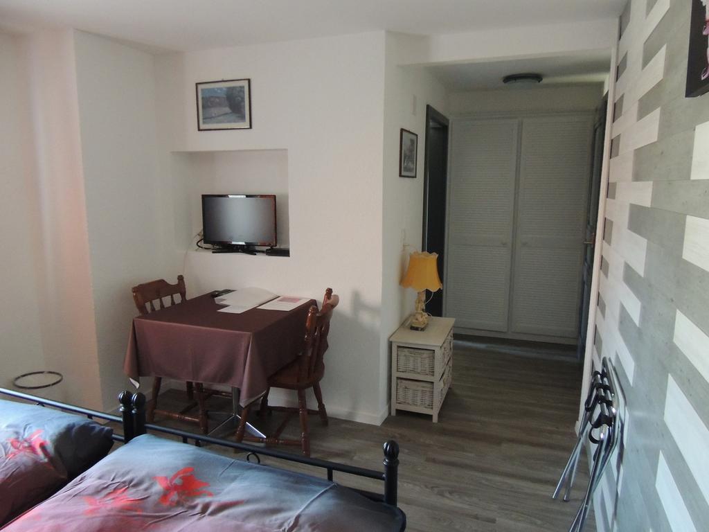 Hotel De La Gare Cousset Номер фото